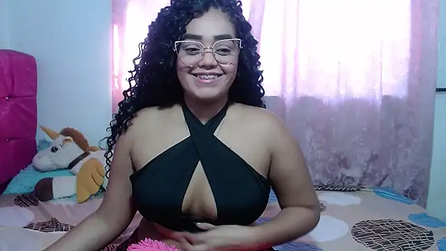 Snapshot of kiara_milf_ chatting on October 14, 2025, 8:53 pm kiara milf online show from October 14, 2025, 8:53 pm