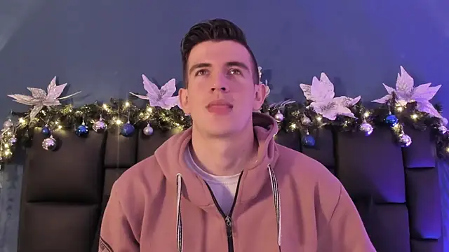 MikaelSlow online show from January 7, 2026, 3:33 am