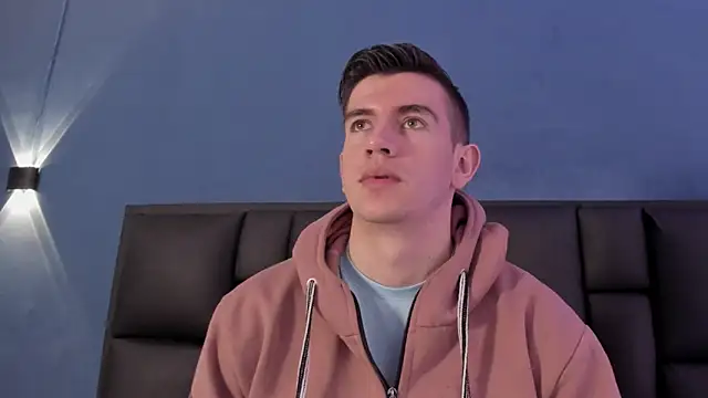 MikaelSlow online show from November 23, 2025, 4:22 am