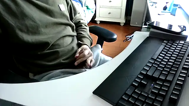 big-pig online show from March 28, 2026, 5:52 am