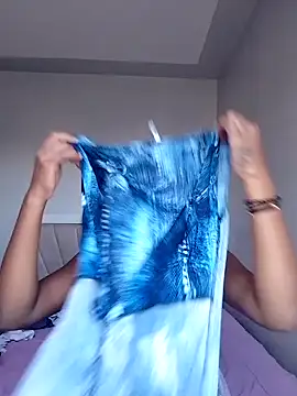 Snapshot of SquirtQueen222 chatting on January 18, 2025, 2:23 pm SquirtQueen222 online show from January 18, 2025, 2:23 pm