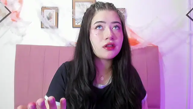 GENNESIS LOVE online show from October 29, 2025, 3:27 am