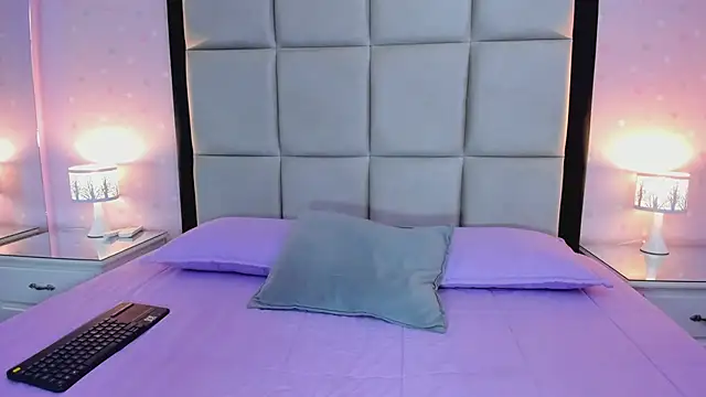 HannaClarrk  online show from March 26, 2026, 11:35 pm