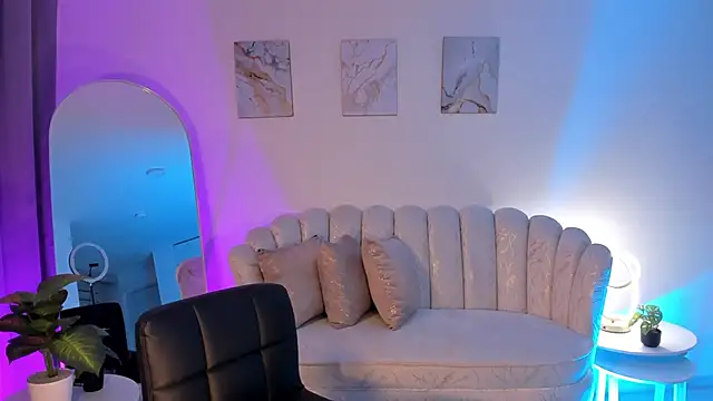 DonnaStonne online show from February 27, 2026, 11:04 pm