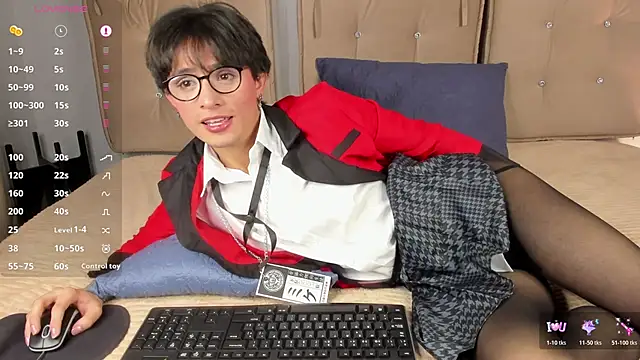 cherryy boy online show from April 1, 2026, 10:28 pm