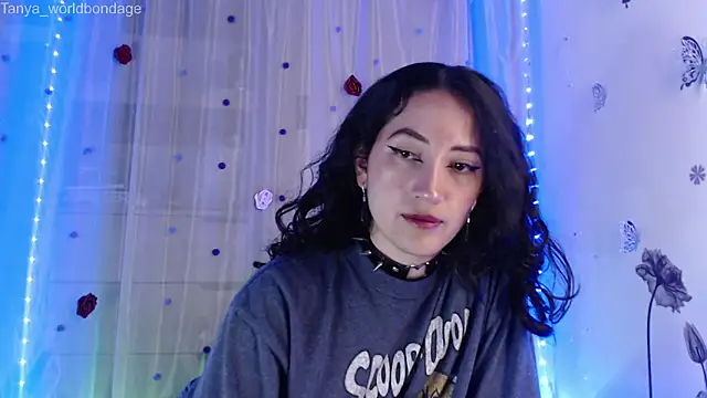 Tanya WorldBondage online show from April 16, 2026, 12:22 am