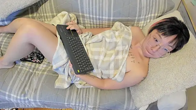 luxgray online show from October 16, 2025, 11:46 pm