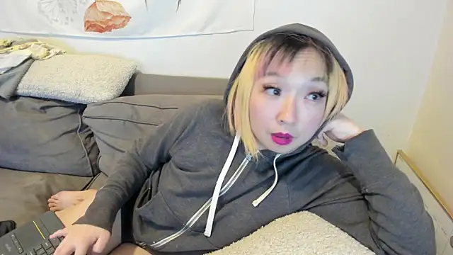 luxgray online show from February 17, 2025, 2:53 am