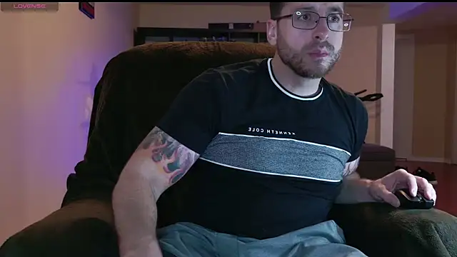 JayXCee Official online show from April 12, 2026, 3:43 am