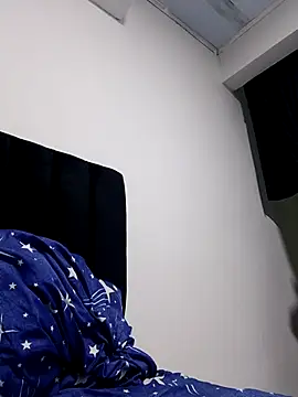 Liancy online show from April 16, 2026, 2:23 am