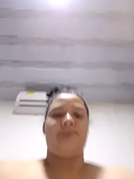 Snapshot of Liancy chatting on February 17, 2026, 10:51 pm Liancy online show from February 17, 2026, 10:51 pm