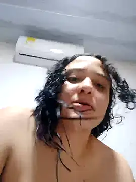 Snapshot of Liancy chatting on February 17, 2026, 12:52 am Liancy online show from February 17, 2026, 12:52 am