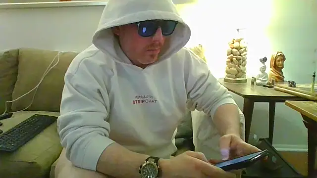 Snapshot of Rock_Pierce chatting on May 14, 2026, 11:13 pm Rock Pierce online show from May 14, 2026, 11:13 pm