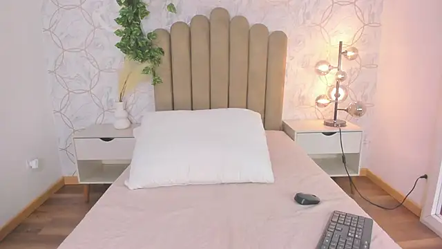 Roma  love online show from November 30, 2025, 12:06 pm