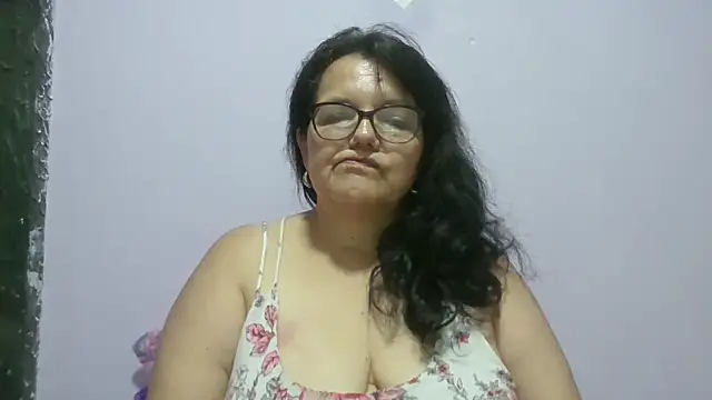 kassandra02 online show from April 19, 2026, 2:23 am