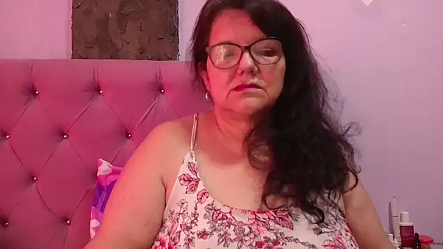 kassandra02 online show from May 29, 2026, 3:18 pm
