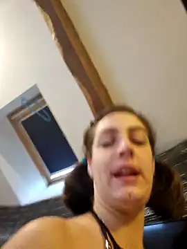 LoLa-69-X online show from November 30, 2025, 1:01 pm