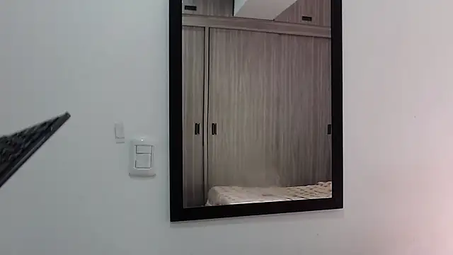 Snapshot of alex_connorr chatting on February 12, 2025, 3:27 pm alex connorr online show from February 12, 2025, 3:27 pm