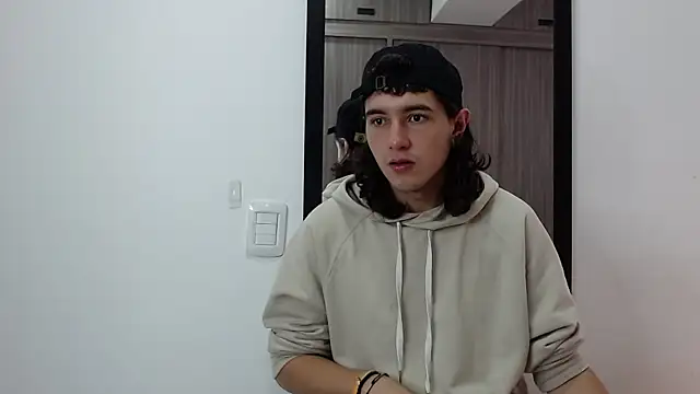 Snapshot of alex_connorr chatting on February 10, 2025, 2:26 pm alex connorr online show from February 10, 2025, 2:26 pm