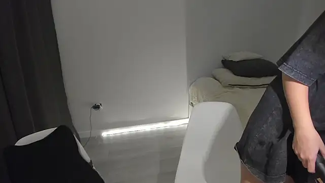 im lucky adam online show from November 29, 2025, 2:17 pm