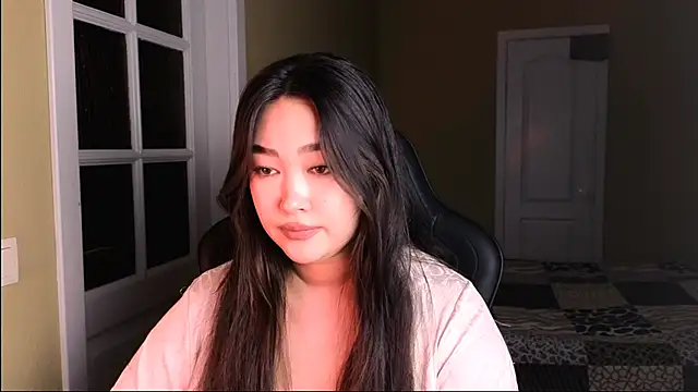 Erica Wayne online show from February 4, 2025, 11:49 am