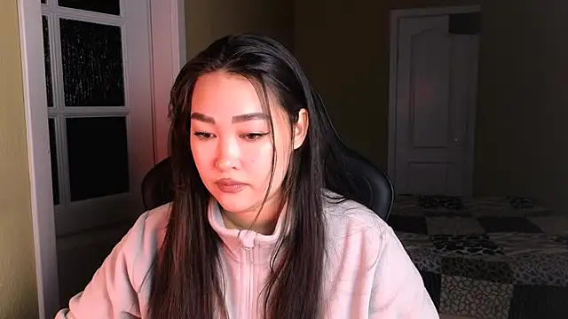 Erica Wayne online show from January 7, 2025, 2:41 pm