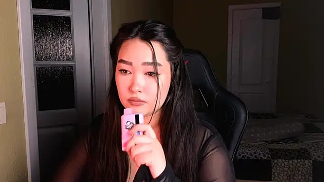 Erica Wayne online show from January 12, 2025, 6:05 pm