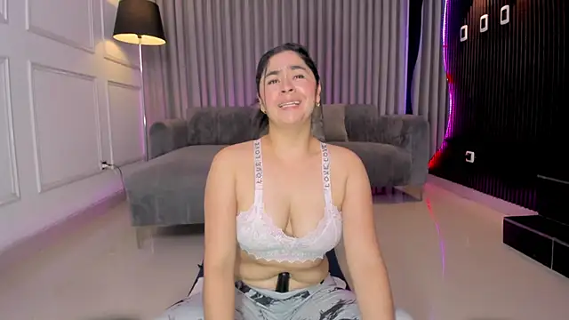 Anna parkker  online show from February 13, 2026, 7:47 pm