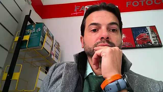 Snapshot of sexoffice83 chatting on December 1, 2025, 11:44 am sexoffice83 online show from December 1, 2025, 11:44 am