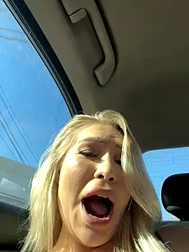 DreamPussyy online show from October 25, 2025, 5:39 am