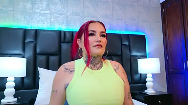 AmaraVelmet online show from November 13, 2025, 1:04 pm