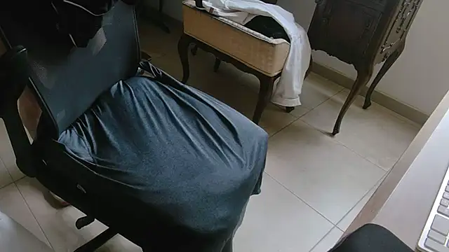 slzypvtpig online show from February 3, 2026, 10:59 pm