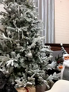 Snapshot of Henna192 chatting on December 1, 2024, 4:45 pm Henna192 online show from December 1, 2024, 4:45 pm