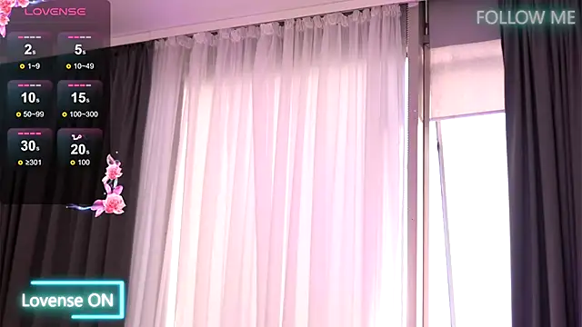 EmilyRaymont online show from September 14, 2025, 4:46 am