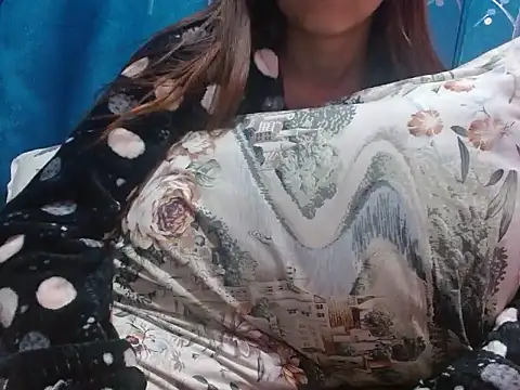 silky milky online show from February 3, 2025, 8:03 pm