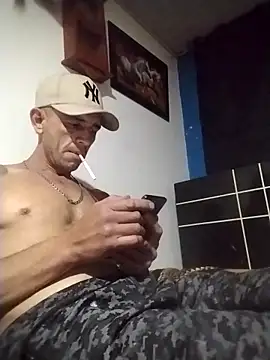 luiseduardomarta online show from March 23, 2026, 3:06 am