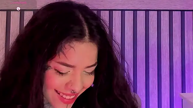Snapshot of NinaInk chatting on April 4, 2026, 11:50 am NinaInk online show from April 4, 2026, 11:50 am