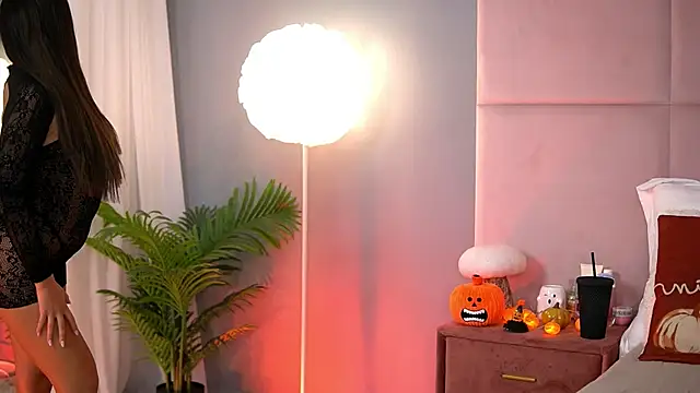 AlmaLuv online show from October 24, 2025, 3:49 am