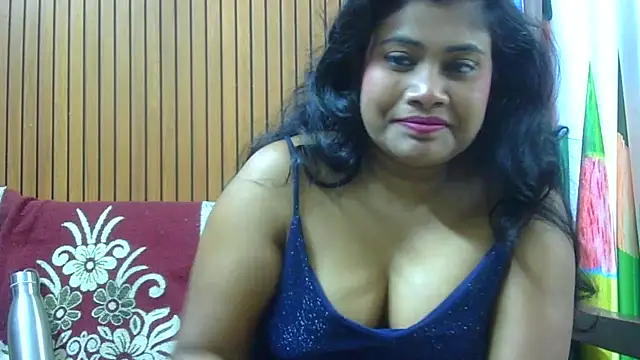 Snapshot of sexy_roma chatting on December 18, 2025, 4:55 pm sexy roma online show from December 18, 2025, 4:55 pm