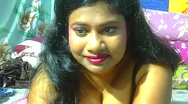 Snapshot of sexy_roma chatting on February 12, 2025, 9:01 pm sexy roma online show from February 12, 2025, 9:01 pm