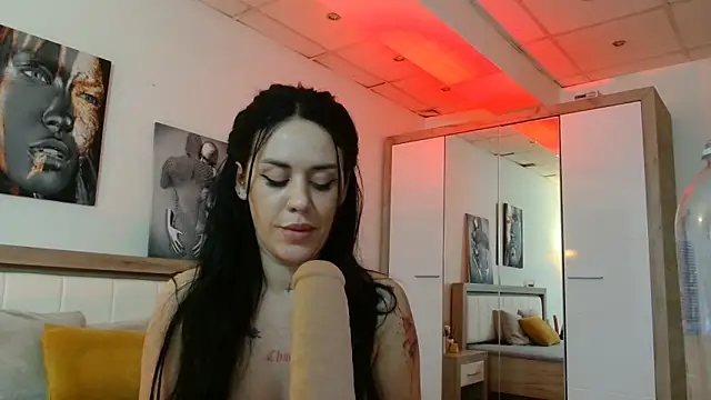 Snapshot of LaylaCruzRose chatting on February 5, 2025, 9:57 am LaylaCruzRose online show from February 5, 2025, 9:57 am