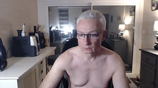 Snapshot of Goduleur69 chatting on December 10, 2024, 9:22 pm Goduleur69 online show from December 10, 2024, 9:22 pm