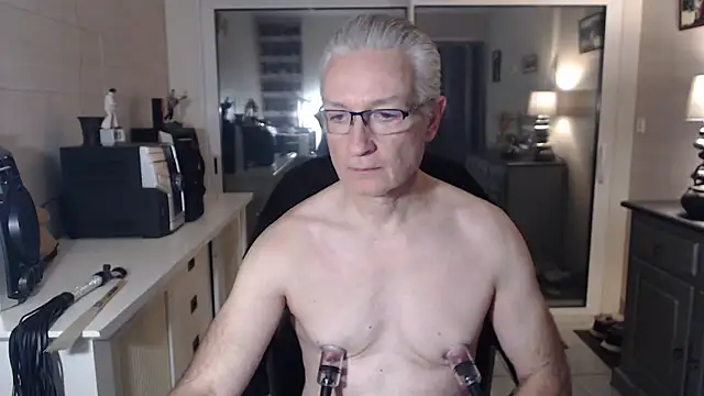 Snapshot of Goduleur69 chatting on December 1, 2024, 4:34 pm Goduleur69 online show from December 1, 2024, 4:34 pm