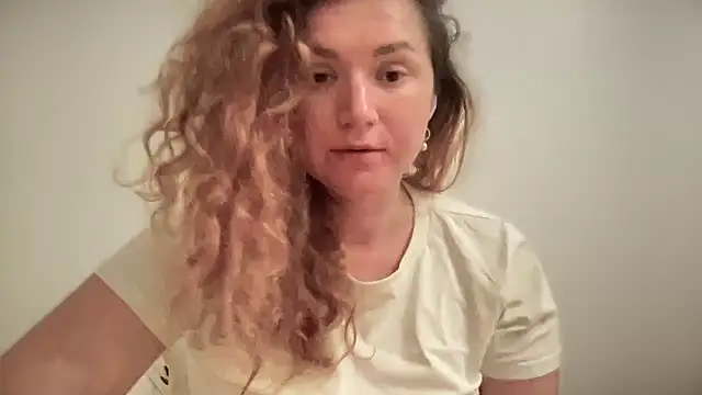 Foxy and classy online show from April 27, 2026, 7:45 pm