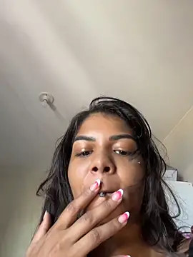 Indiazinhax online show from April 10, 2026, 11:06 am