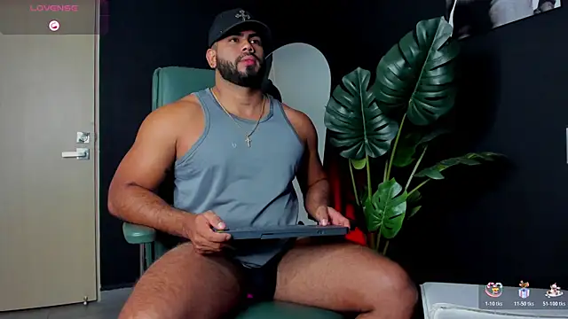 Snapshot of noah_crux chatting on July 18, 2026, 11:35 pm noah crux online show from July 18, 2026, 11:35 pm