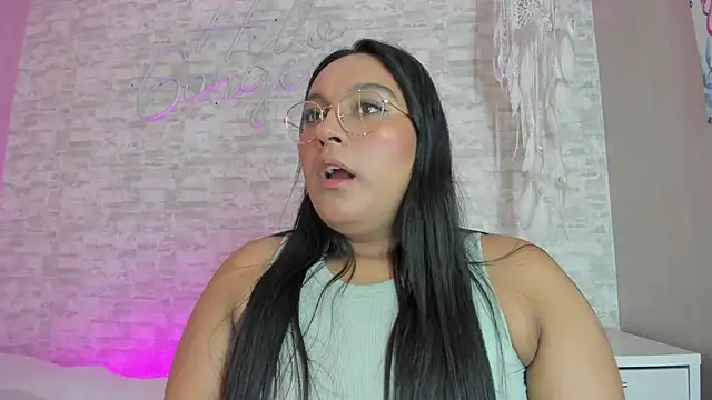 ellamontoya online show from March 23, 2025, 4:38 am