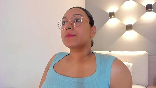 ellamontoya online show from October 18, 2025, 10:50 am