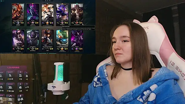 Snapshot of MoonlishSiren chatting on February 6, 2026, 8:49 pm MoonlishSiren online show from February 6, 2026, 8:49 pm