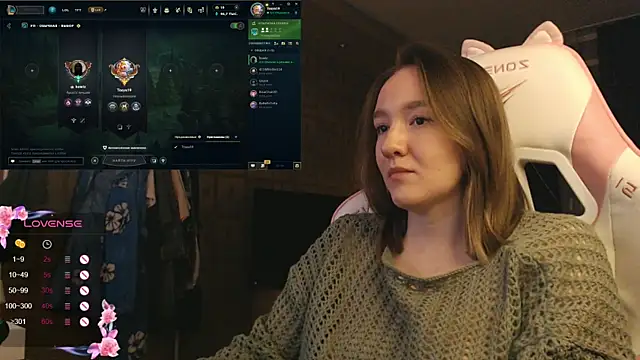 Snapshot of MoonlishSiren chatting on December 20, 2025, 9:17 pm MoonlishSiren online show from December 20, 2025, 9:17 pm